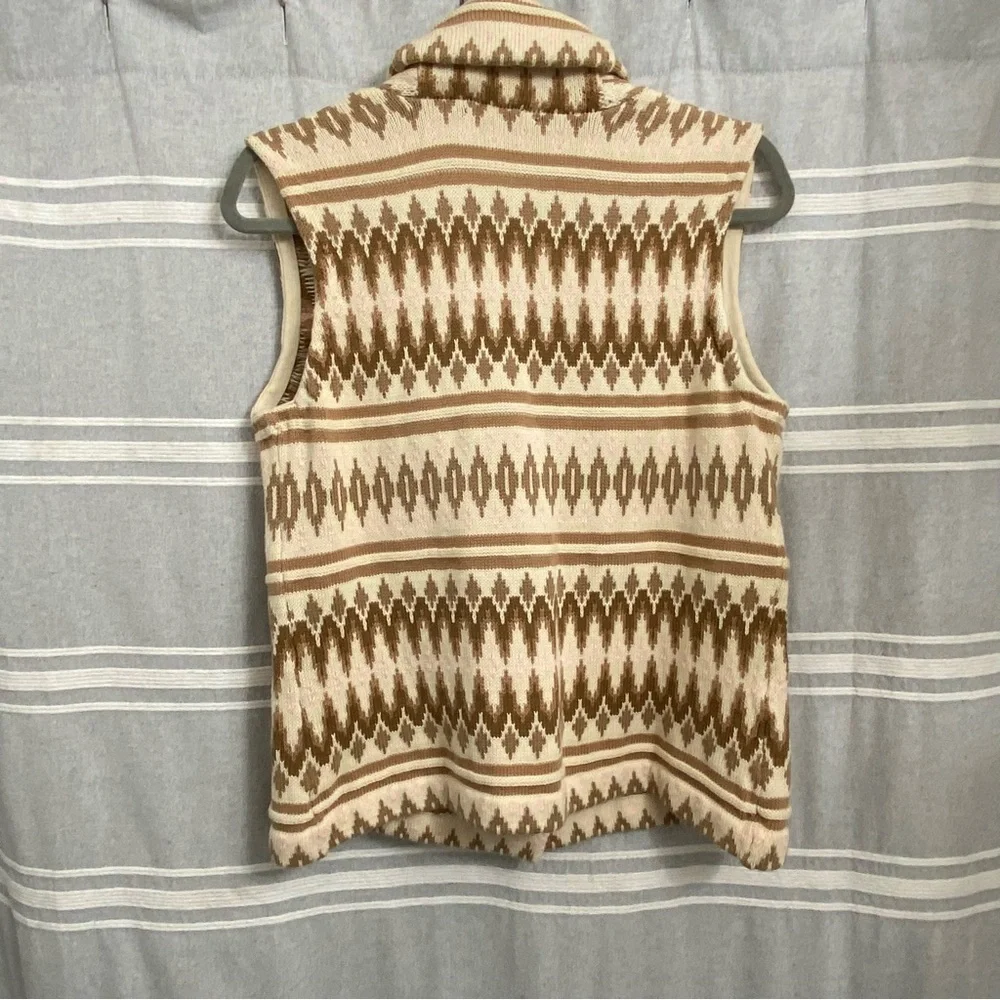 CHAPS / Cream, tan & pink Aztec Sweater Vest Size M